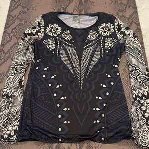 Women’s Long Sleeve Printed Tee - Black & Cream